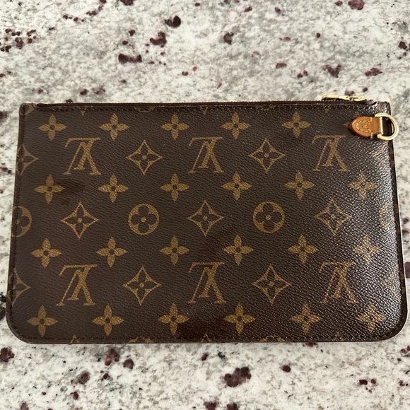 Authentic Louis‎ Vuitton Monogram Oversized Zip Pouch Bag - Picture 3 of 15